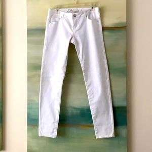 Celebrity blues jeans. Size 9. Great comfy stretch  color white NWOTags